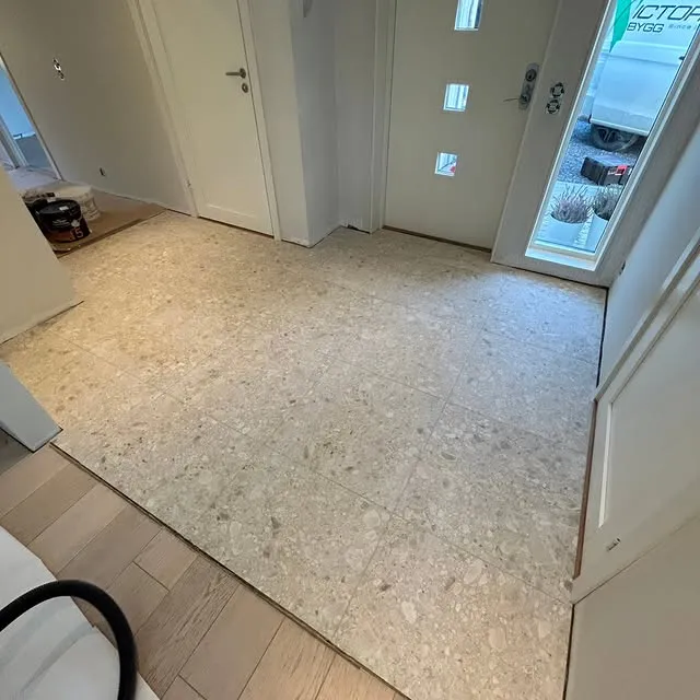 Renoverad entré och hall