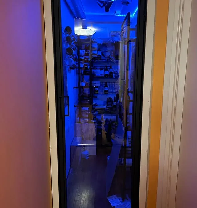 Vinkällare med LED-belysning