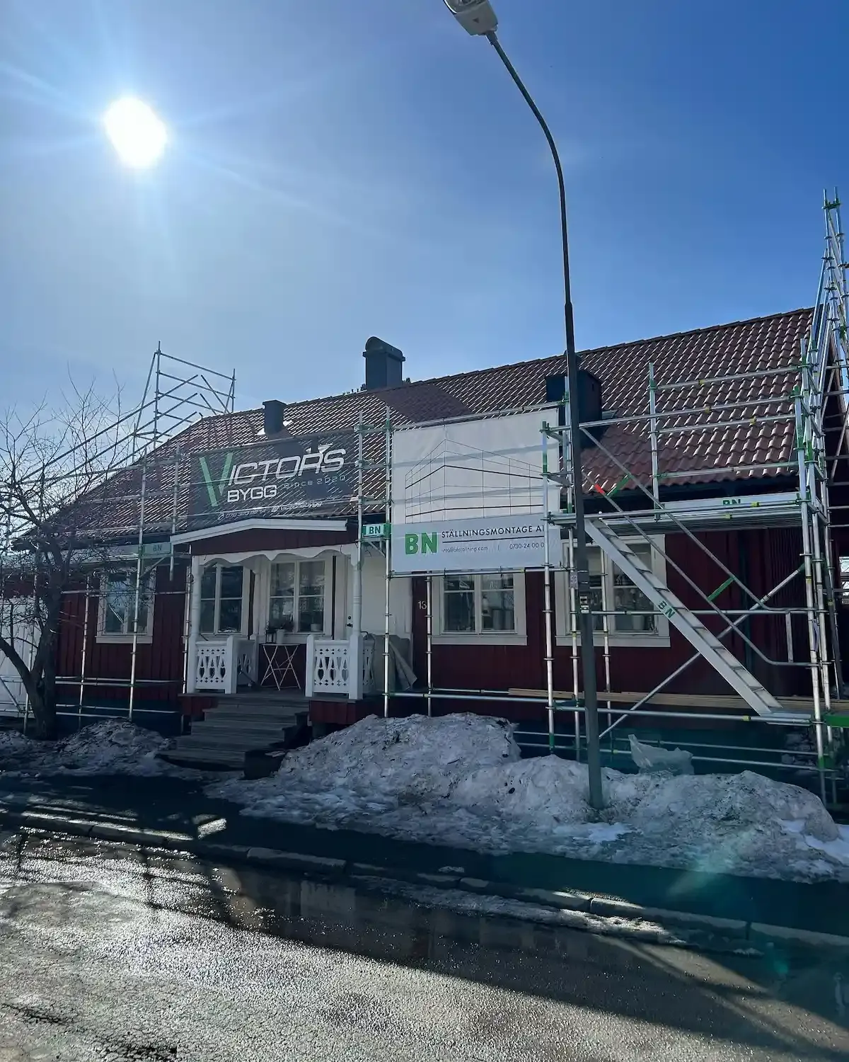 Underhållsarbete med ställning - Victors Bygg