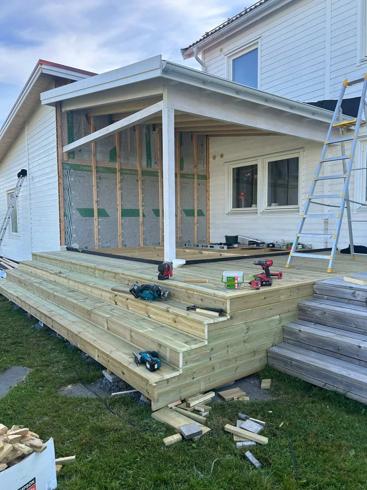 Tillbyggnad - modern friggebod