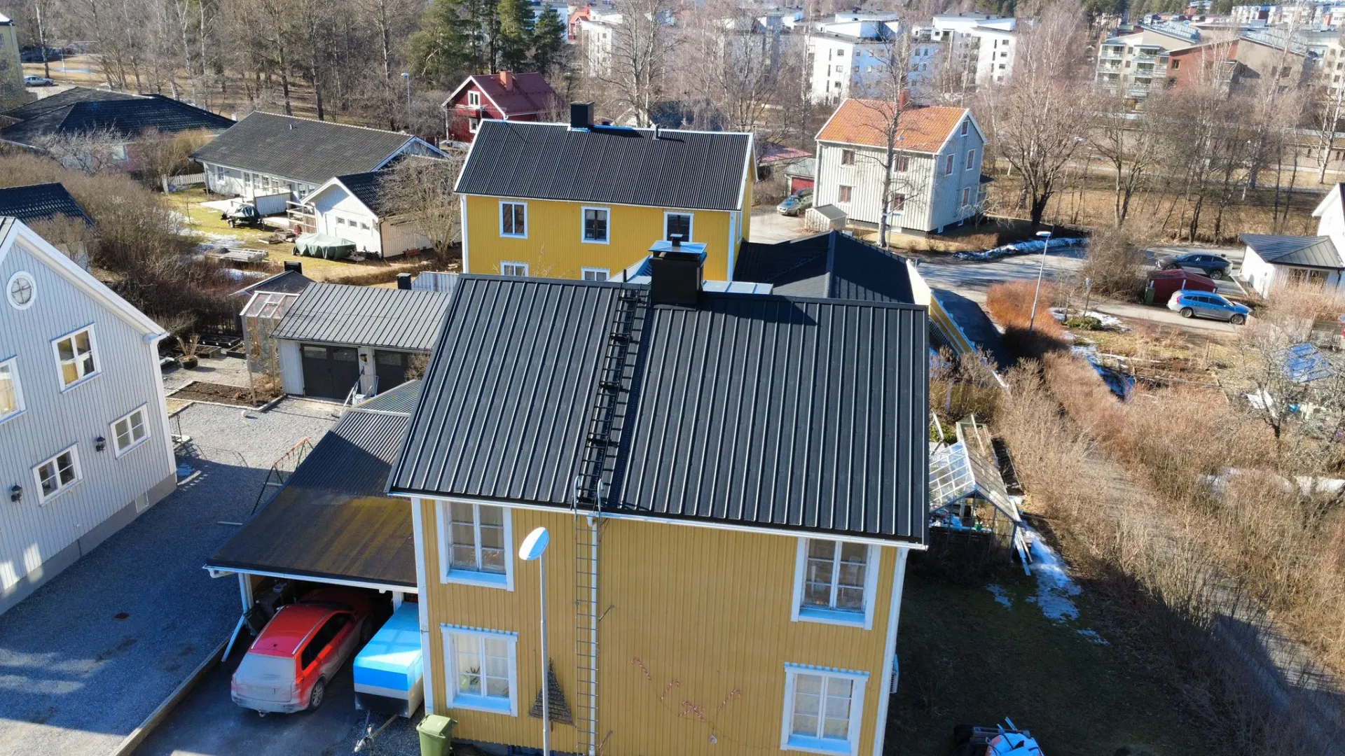 Takbyte - färdigt svart tak