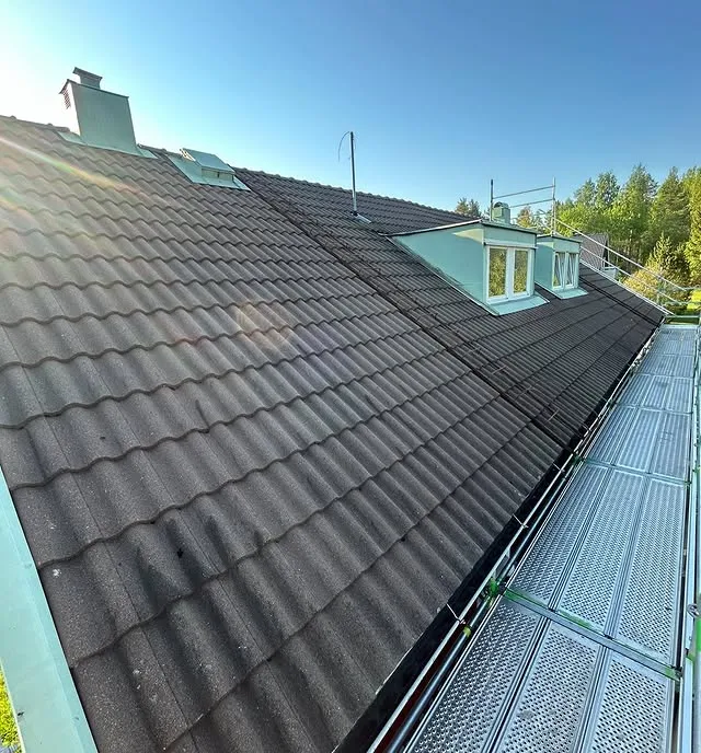 Takbyte - färdigt svart tak